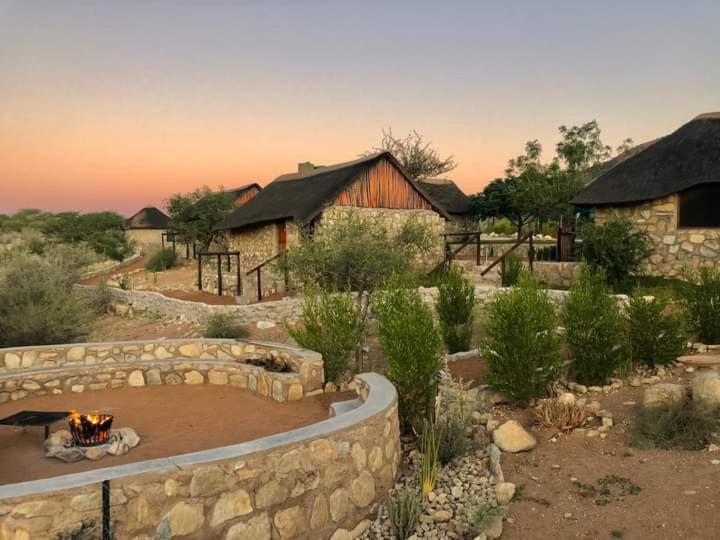 Kapika Waterfall Lodge Epupa Extérieur photo