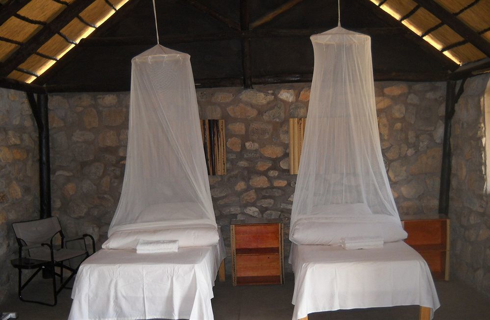 Kapika Waterfall Lodge Epupa Extérieur photo